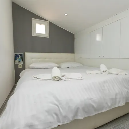Alpha Loft 1br In Center Apartman *