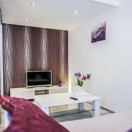 Alpha Loft 1br In Center Apartman