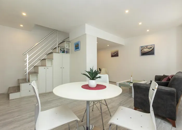 Lägenhet Alpha Loft 1br In Center