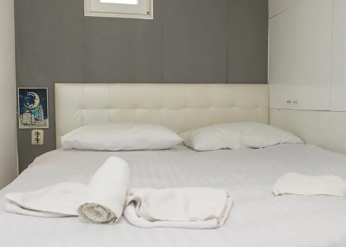 Lägenhet Alpha Loft 1br In Center