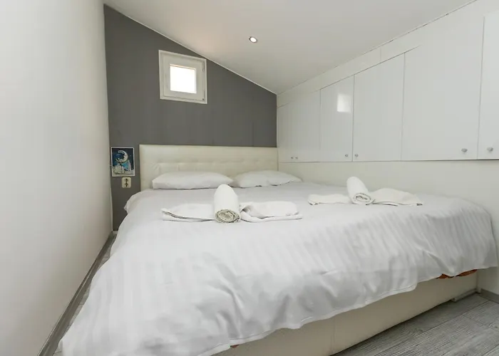 Alpha Loft 1br In Center Lägenhet *