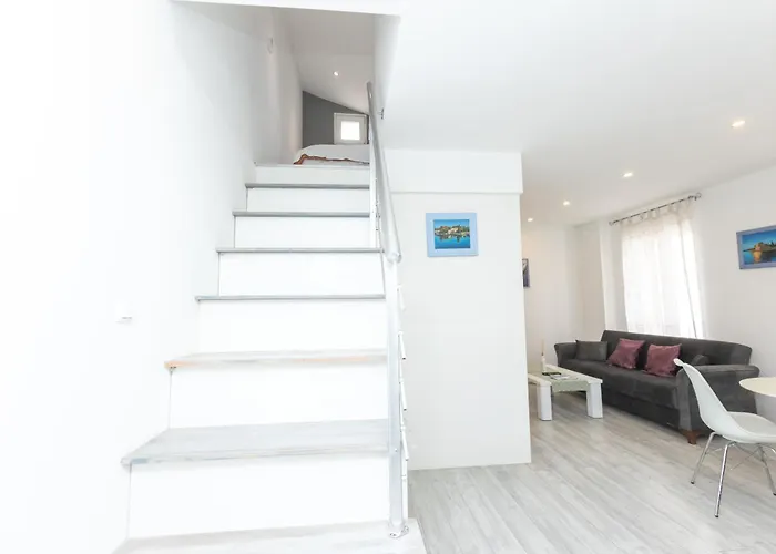 Alpha Loft 1br In Center Lägenhet *