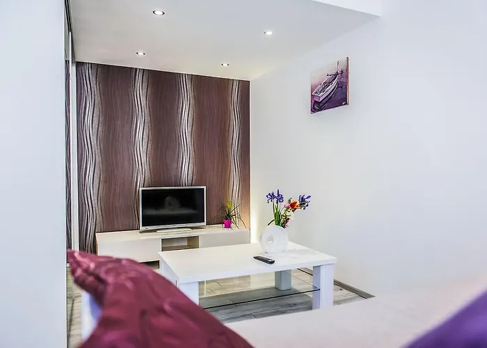 Alpha Loft 1br In Center Lägenhet