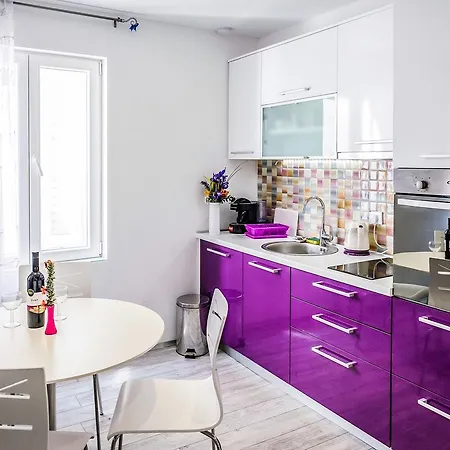 Апартаменти Alpha Loft 1br In Center